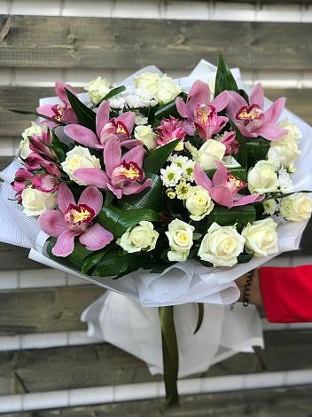 Букет цветов из: Розы и Хризантемы в Чашниково