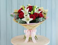 Букет цветов из:  Лилии и Розы в Чашниково
