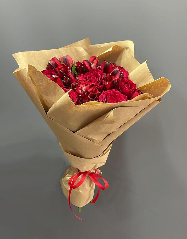 Букет цветов из: Альстромерии и Розы в Чашниково