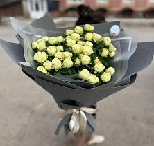Букет Белые кустовые розы Солинеро в Чашниково