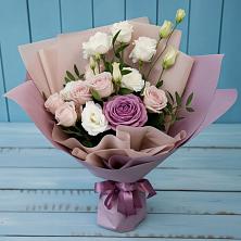 Букет цветов из:  Розы и Лизиантусы в Чашниково