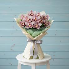 Букет цветов из:  Орхидеи и Розы в Чашниково