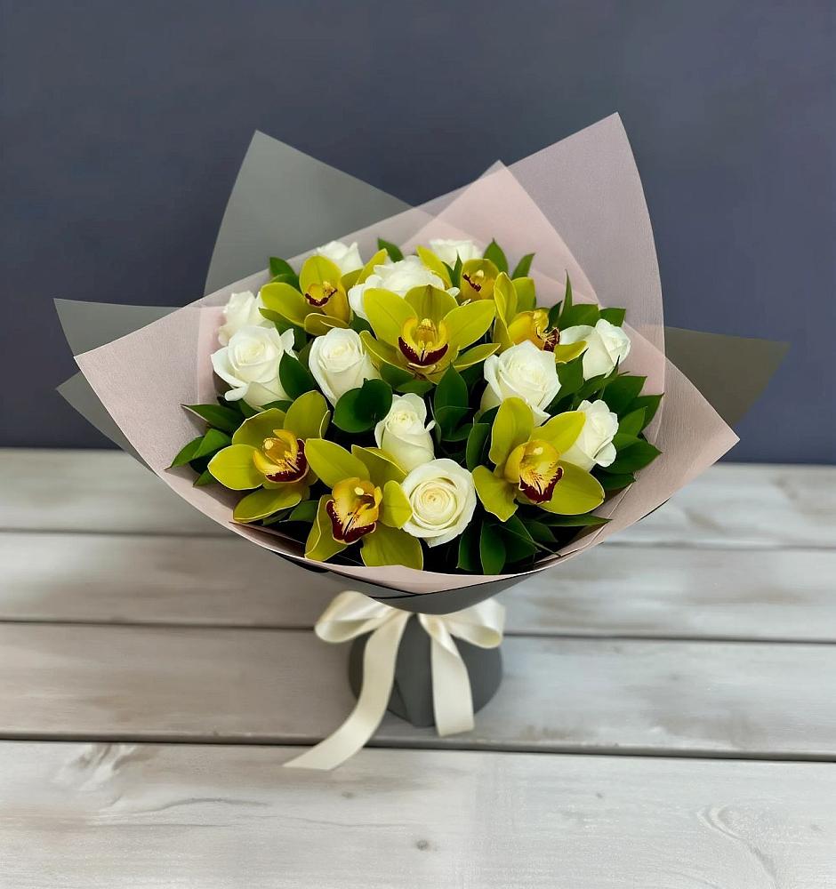 Букет цветов из: Орхидеи и Розы в Чашниково