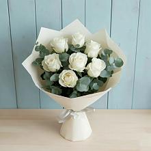 Букет Белые розы в Эвкалипте в Чашниково