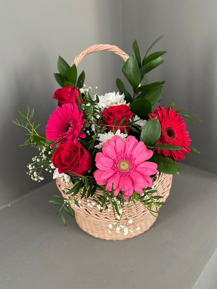 Цветочная композиция из Розы, Хризантемы и Герберы в корзине в Чашниково