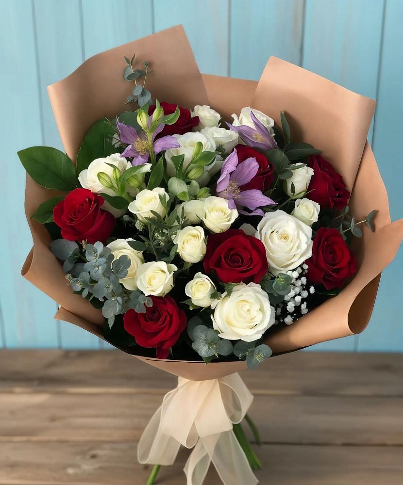 Букет цветов из: Розы и Альстромерии в Чашниково