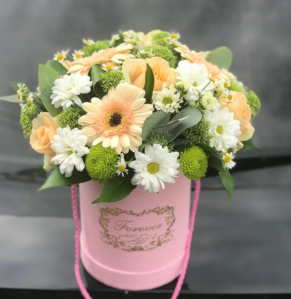 Цветочная композиция из Розы, Герберы и Хризантемы в шляпной коробке в Чашниково