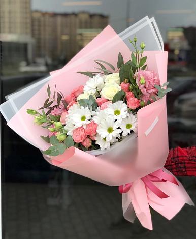 Букет цветов из: Розы, Лизиантусы и Хризантемы в Чашниково