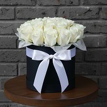 Цветочная композиция из Розы в шляпной коробке в Чашниково